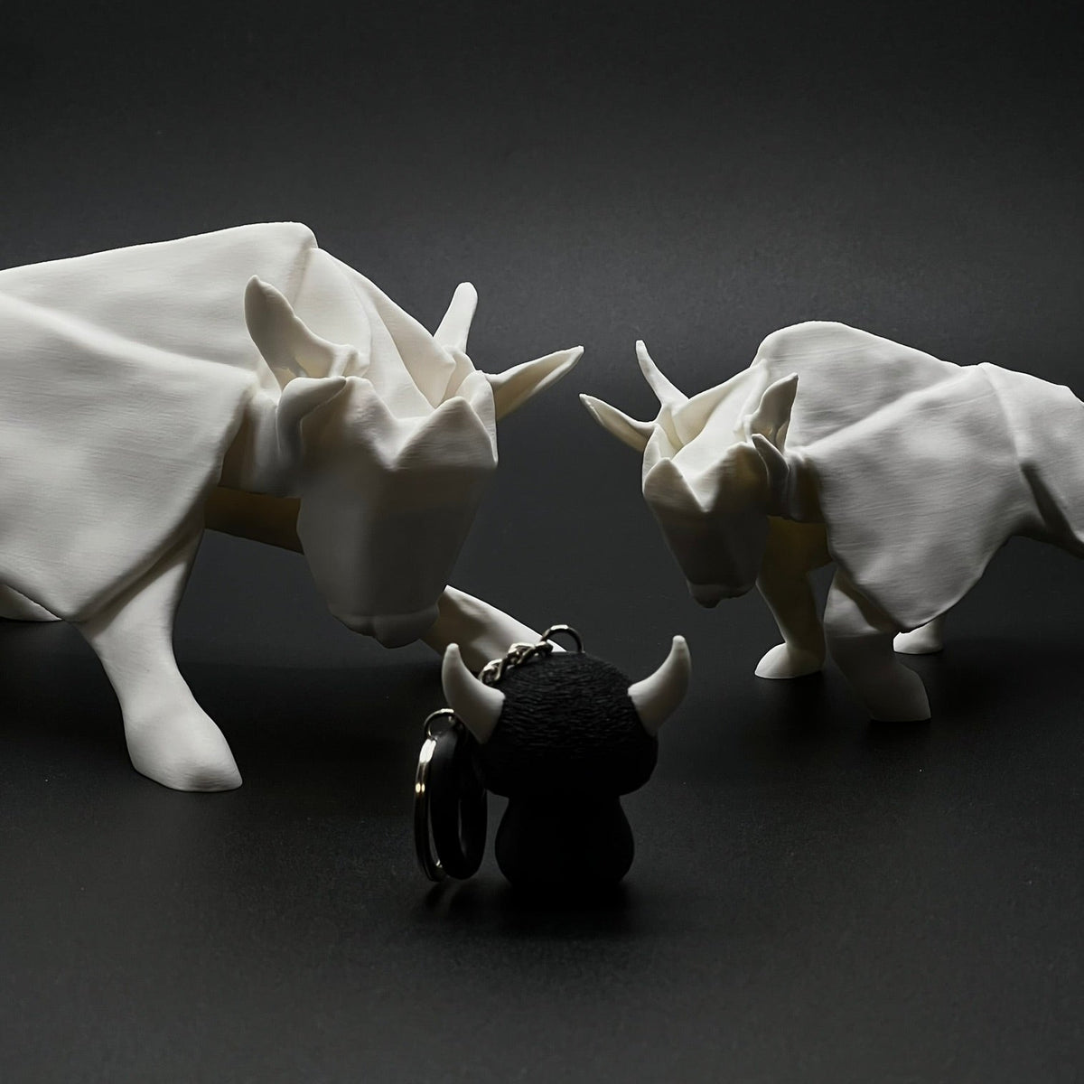Orii Bull e Charging Bull accanto al fungo sporeon Bull, per capire le dimensioni