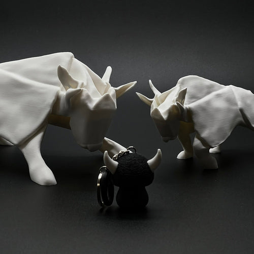 Orii Bull e Charging Bull accanto al fungo sporeon Bull, per capire le dimensioni